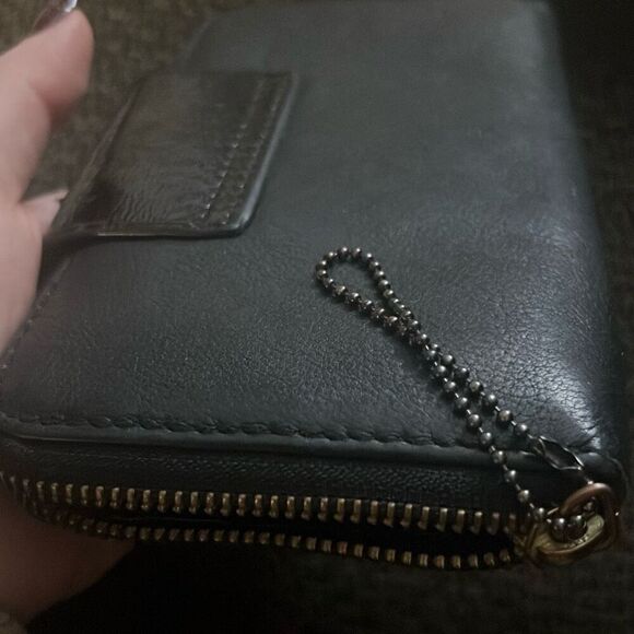 ✨Ted Baker Black Patent Leather Buckle Zip Around Wallet✨ - Picture 9 of 10